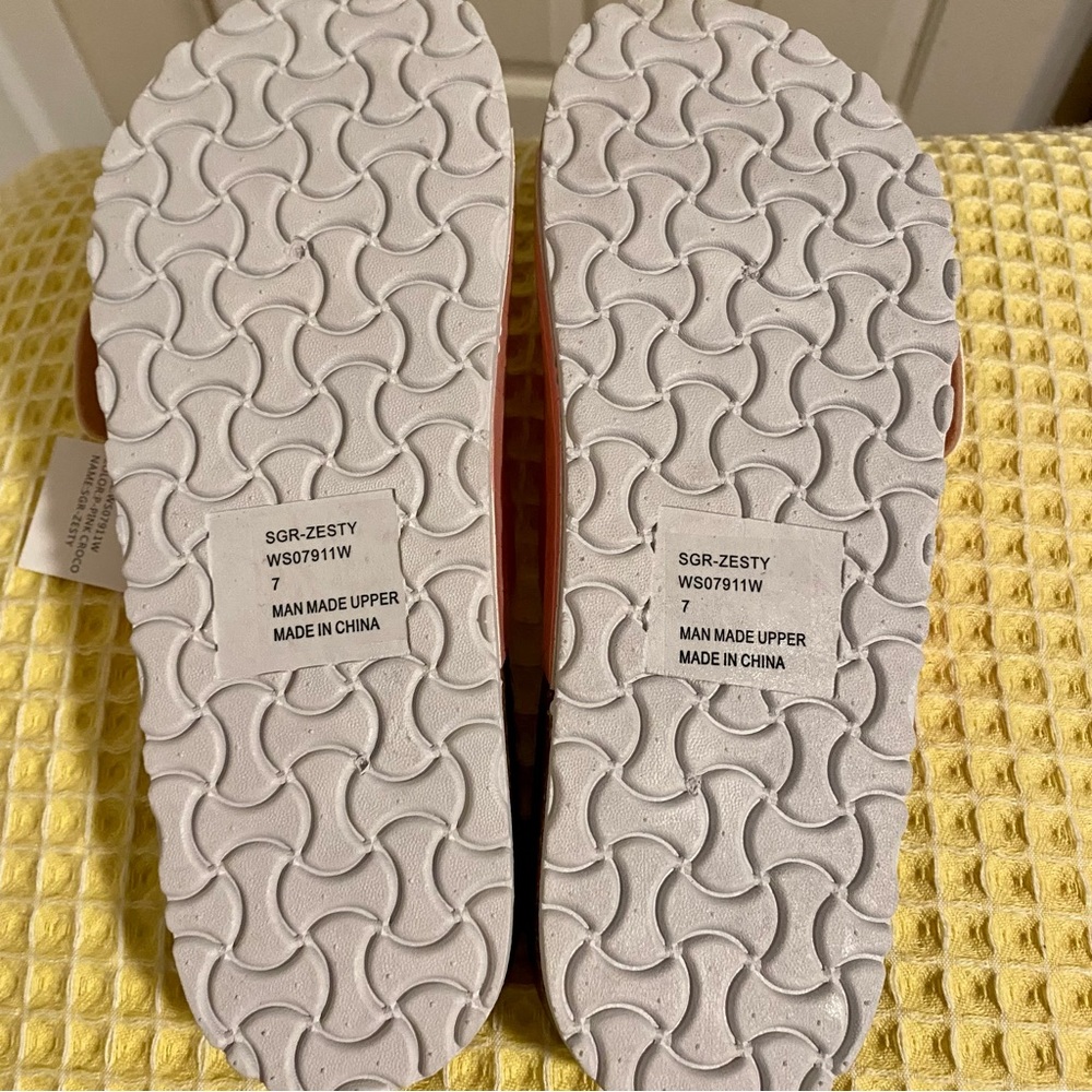 Sugar Pink Croc Zesty Cork Sole Buckle Slides Size 7 - Picture 7 of 10